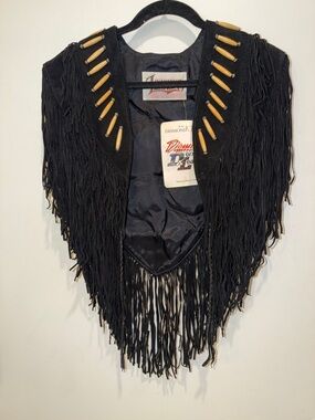 Fabulous vintage BNWT Diamond Leathers Black Suede Boho Fringe Western Shawl